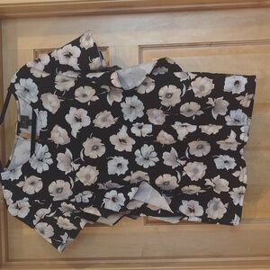 Worthington women's blouse floral with ruffle